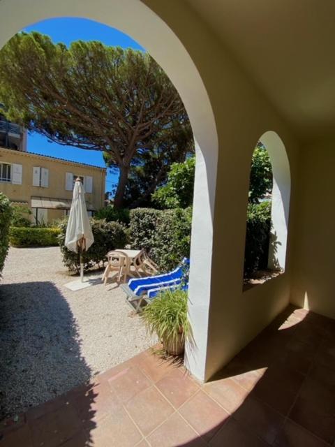 Hotel Beau Rivage Le Lavandou Exterior photo