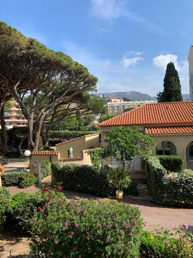 Hotel Beau Rivage Le Lavandou Exterior photo