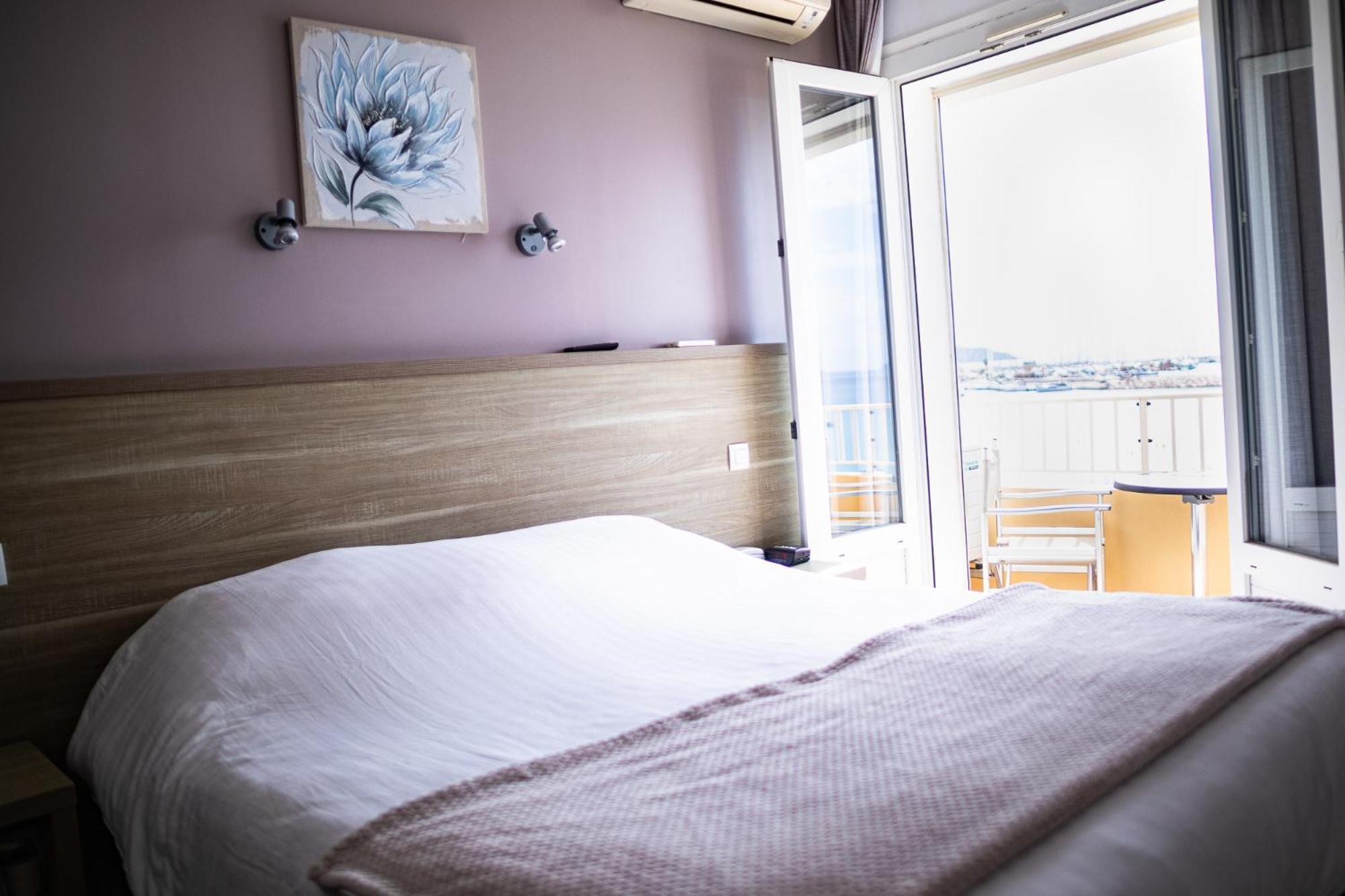 Hotel Beau Rivage Le Lavandou Exterior photo